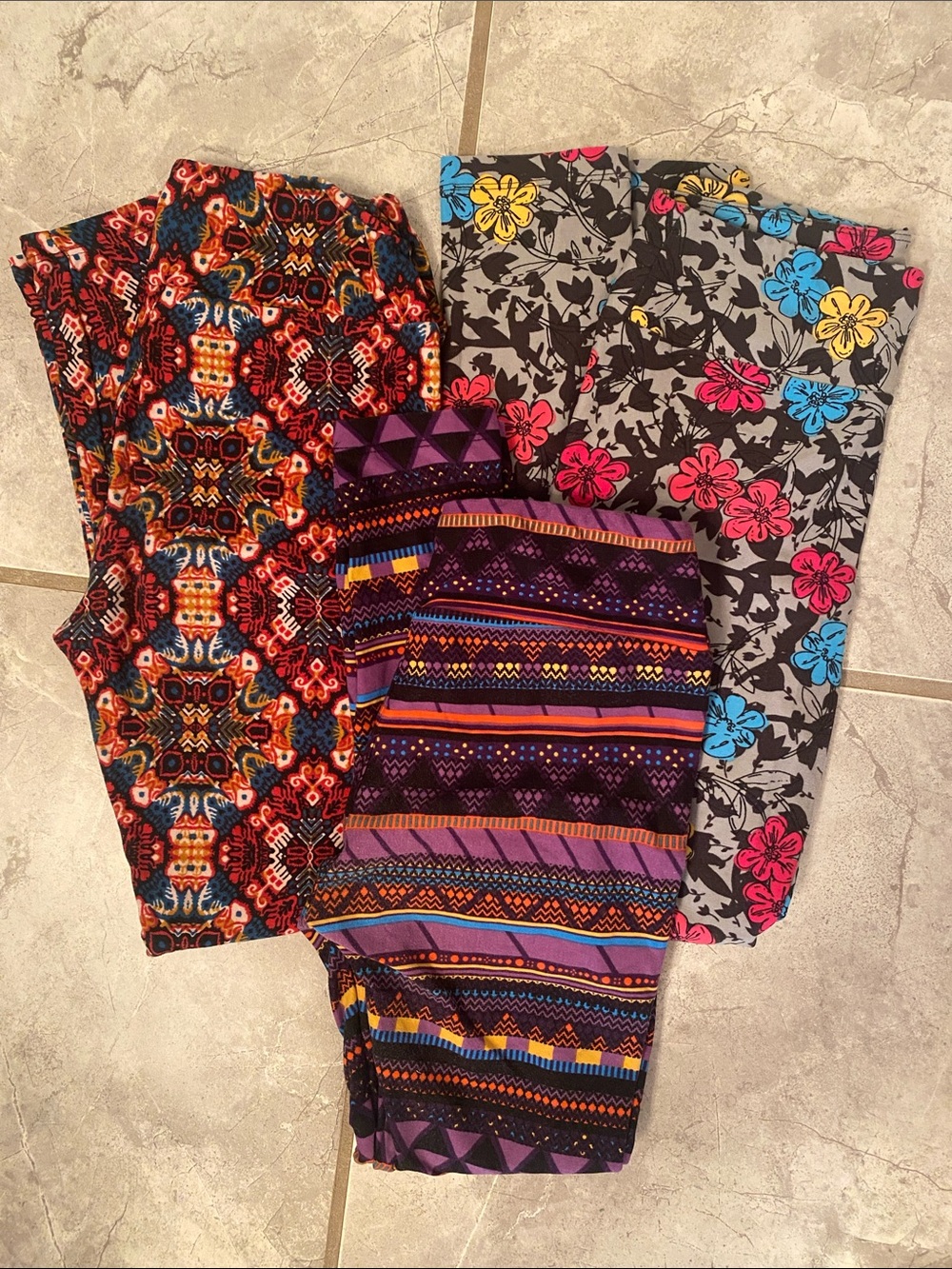 3 Lularoe one size leggings